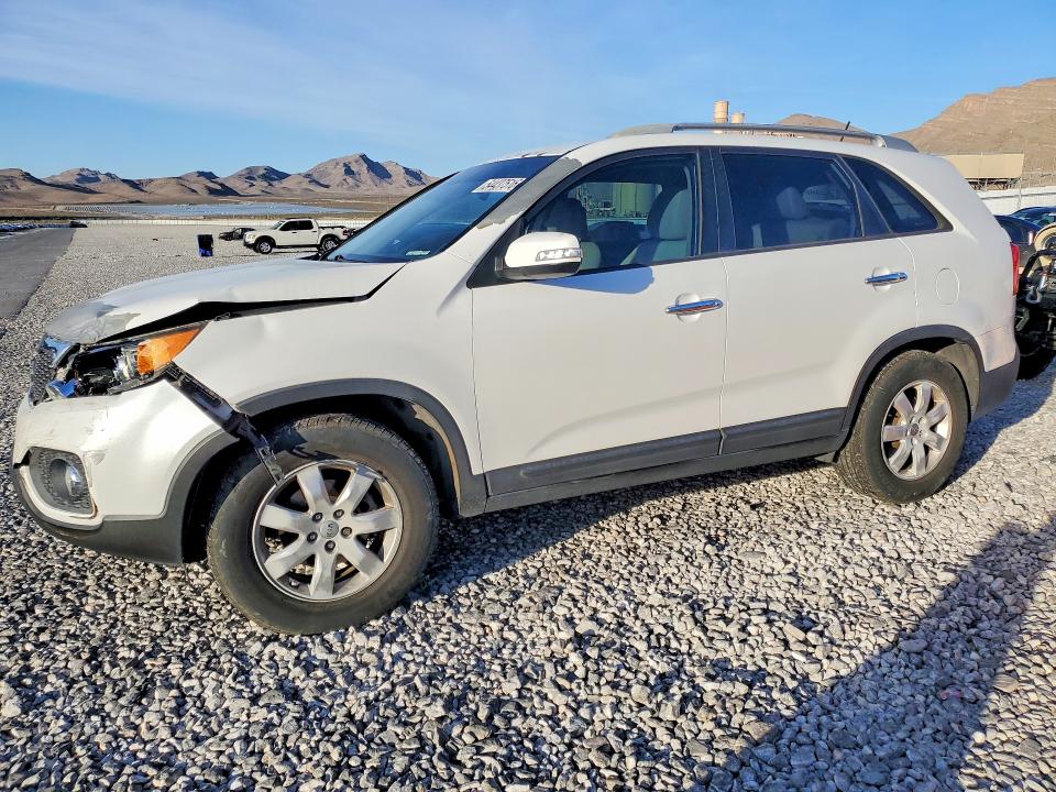 2013 Kia Sorento VIN 5XYKT3A65DG337655 COPART salvage auction — FRONT END, Az - Cert Of Title - Salvage, sold $900 on 2026-07-06 (photo 1)