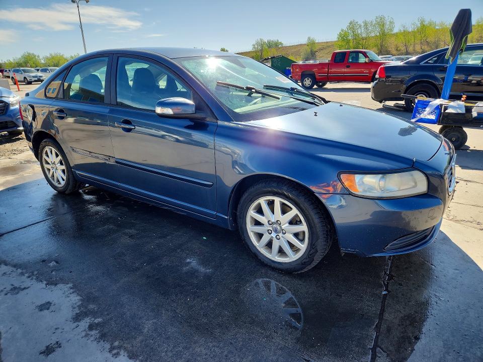 2009 Volvo S40 VIN YV1MS382492432069 COPART salvage auction — SIDE, Co - Public - Salvage Title, sold $525 on 2026-07-13 (photo 4)