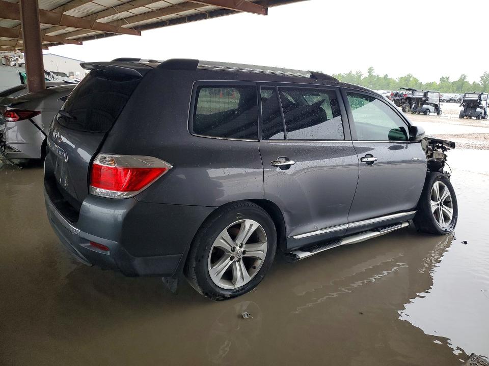 2013 Toyota Highlander VIN 5TDYK3EH9DS102364 COPART salvage auction — FRONT END, Tx - Salvage Title-Flood Damage, sold $1,800 on 2026-07-28 (photo 3)