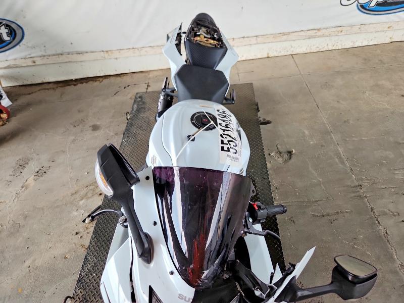 2015 Suzuki Gsx-r VIN JS1GN7FA8F2101495 COPART salvage auction — SIDE, Tx - Salvage Vehicle Title, sold $2,150 on 2026-07-09 (photo 5)