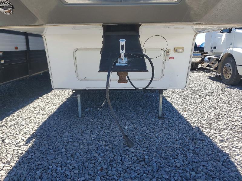 2012 Keystone challenger Uk VIN 4YDF31823C2502651 COPART salvage auction — ROOF, IN - CERT OF TITLE-SALVAGE TITLE, sold $2,550 on 2026-08-01 (photo 7)