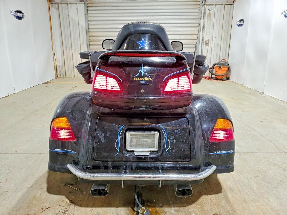 2003 Honda Gl1800 VIN 1HFSC47093A202322 COPART salvage auction — FRONT END, TX - SALVAGE VEHICLE TITLE (P), sold $3,550 on 2026-07-09 (photo 4)