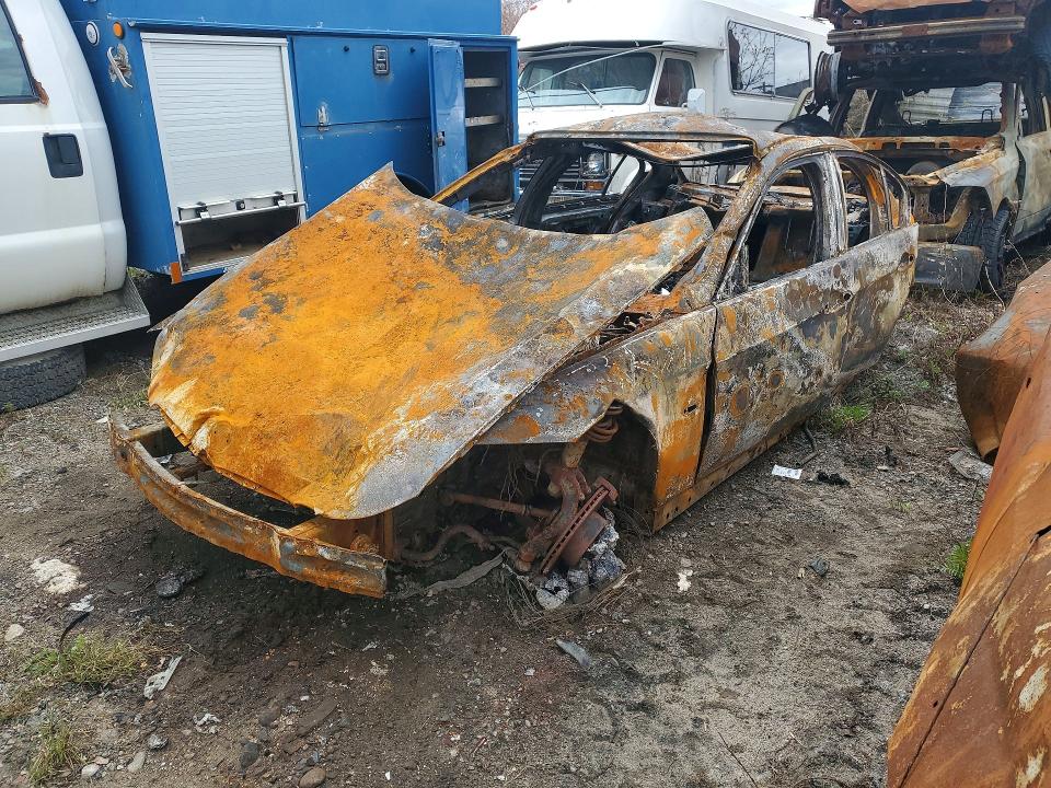 2007 BMW 3 series VIN WBAVC93547KX53700 COPART salvage auction — BURN, ON - PERMIT IRREPAIRABLE, sold $100 on 2026-07-14 (photo 1)
