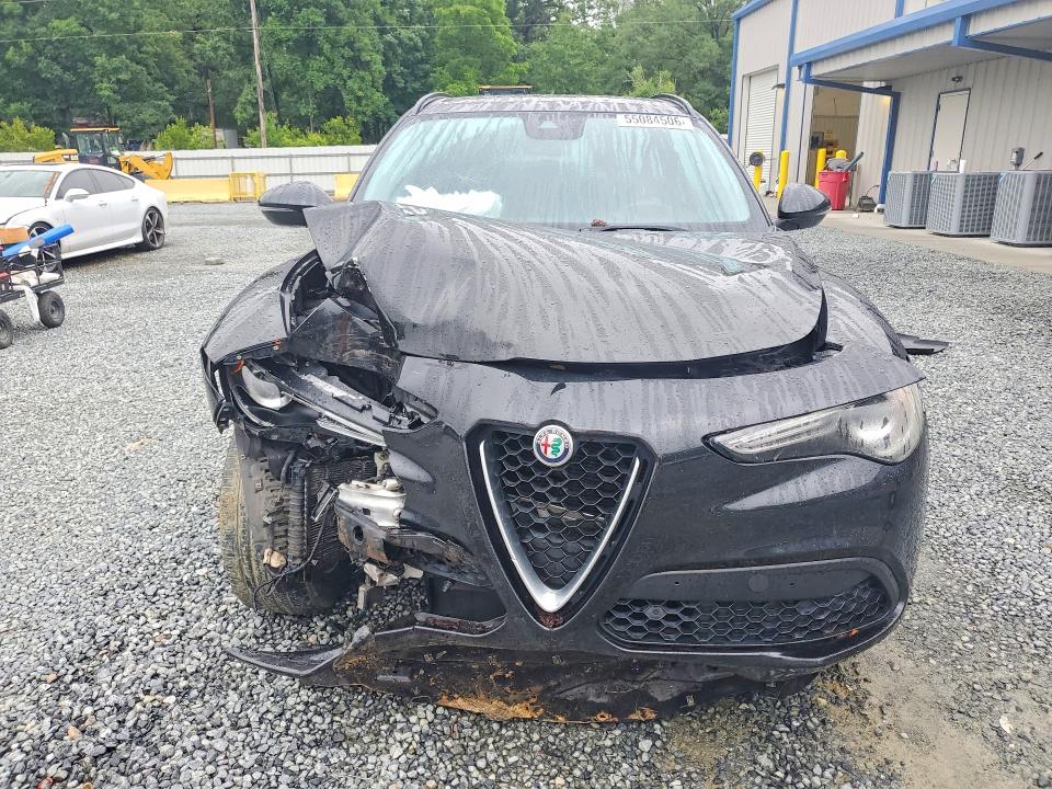 2018 Alfa romeo Stelvio VIN ZASFAKPN8J7B74581 COPART salvage auction — FRONT END, Nc - Salvage Certificate Of Title, sold $2,700 on 2026-08-20 (photo 5)