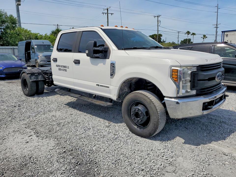 2019 Ford F350 VIN 1FD8W3HT0KEC51605 COPART salvage auction — MINOR DENT/SCRATCHES, Fl - Certificate Of Title, sold $12,500 on 2026-07-08 (photo 4)