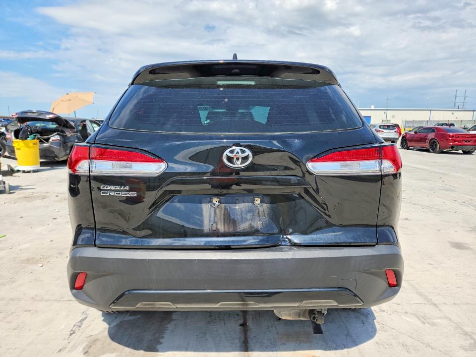 2022 Toyota Corolla cross VIN 7MUAAAAG5NV028583 COPART salvage auction — SIDE, Tx - Salvage Vehicle Title, sold $4,800 on 2026-07-02 (photo 6)