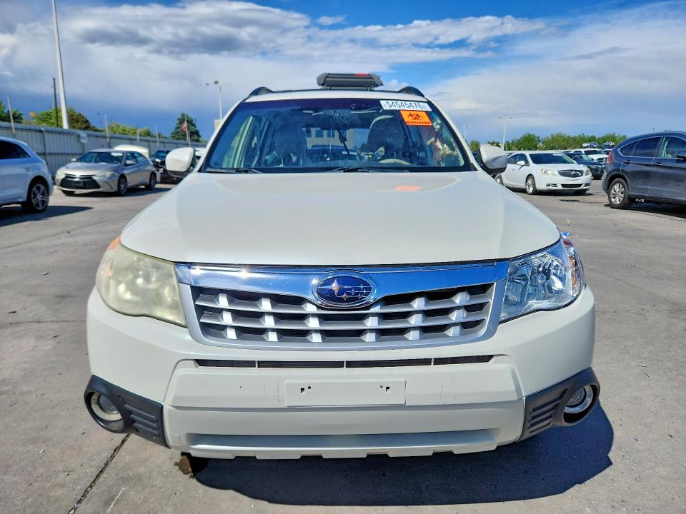 2013 Subaru Forester VIN JF2SHADC6DG435647 COPART salvage auction — VANDALISM, CO - PUBLIC - SALVAGE TITLE, sold $350 on 2026-07-22 (photo 5)