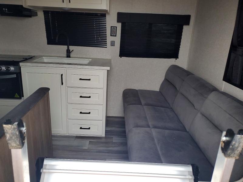 2025 Jayco Jay flight VIN 1UJBC0BN1S1YV0869 COPART salvage auction — HAIL, KS - CERT OF TITLE-SALVAGE, sold $7,000 on 2026-08-11 (photo 9)