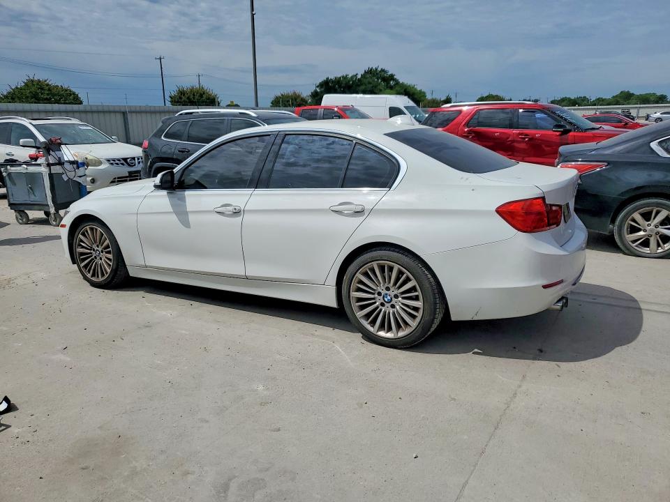 2012 BMW 3er VIN WBA3A5G54CNP17045 COPART salvage auction — FRONT END, Tx - Salvage Vehicle Title, sold $175 on 2026-07-30 (photo 2)