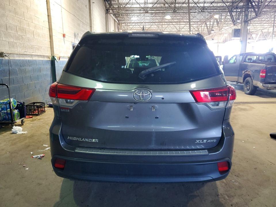 2018 Toyota Highlander VIN 5TDJZRFH9JS545317 COPART salvage auction — VANDALISM, Sc - Cert Of Title-Salvage, sold $8,500 on 2026-07-17 (photo 6)