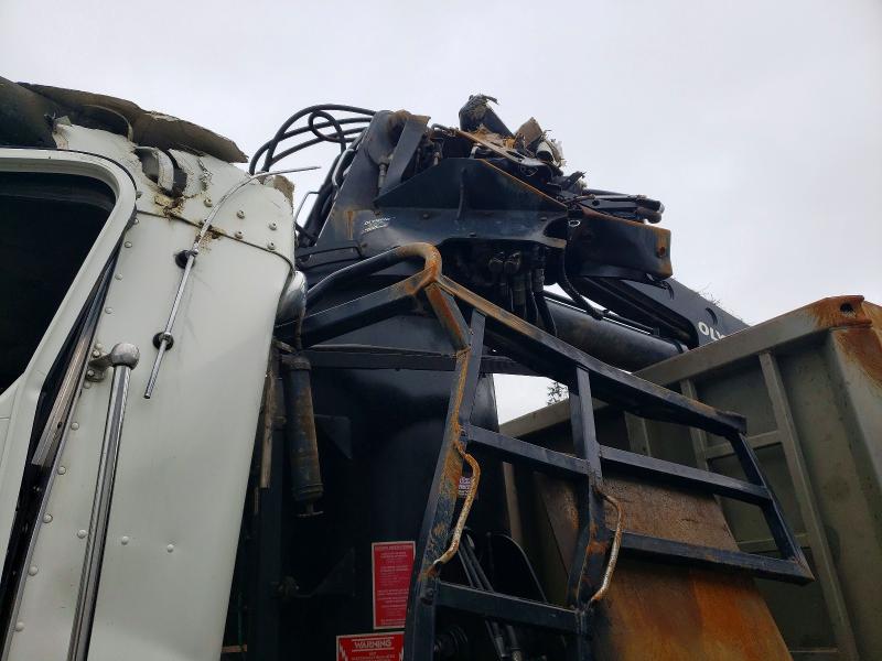 2009 Kenworth Constructi VIN 1NKDX4EX99R253433 COPART salvage auction — ROLLOVER, WA - BILL OF SALE, sold $15,200 on 2026-08-06 (photo 9)