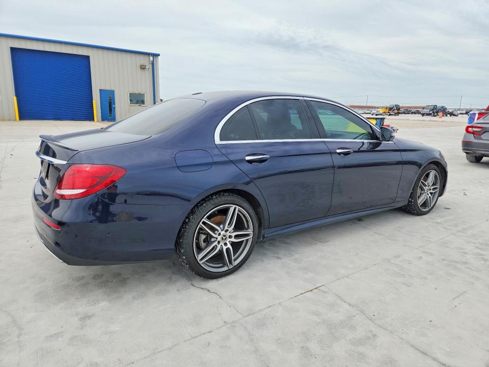 2020 Mercedes-benz VIN WDDZF8DB0LA749806 COPART salvage auction — WATER/FLOOD, Tx - Certificate Of Title, sold $8,700 on 2026-08-04 (photo 3)
