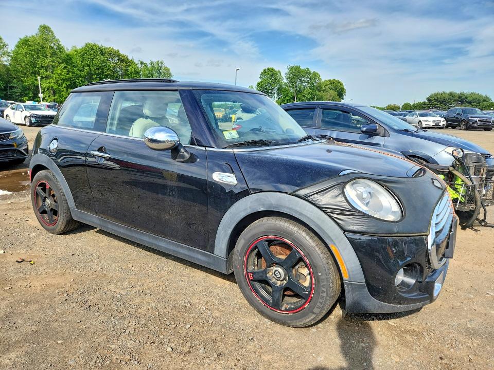 2017 Mini Cooper VIN WMWXP7C31H2A45988 COPART salvage auction — MINOR DENT/SCRATCHES, Ma - Certificate Of Title, sold $3,850 on 2026-07-10 (photo 4)