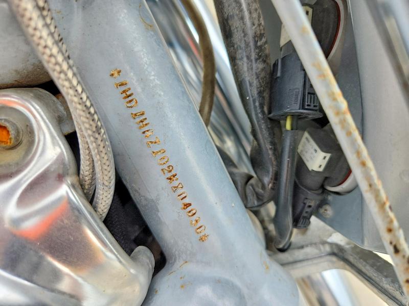2002 Harley-davidson Night rod special VIN 1HD1HAZ102K804030 COPART salvage auction — MINOR DENT/SCRATCHES, IL - SALVAGE CERTIFICATE, sold $2,300 on 2026-07-06 (photo 9)