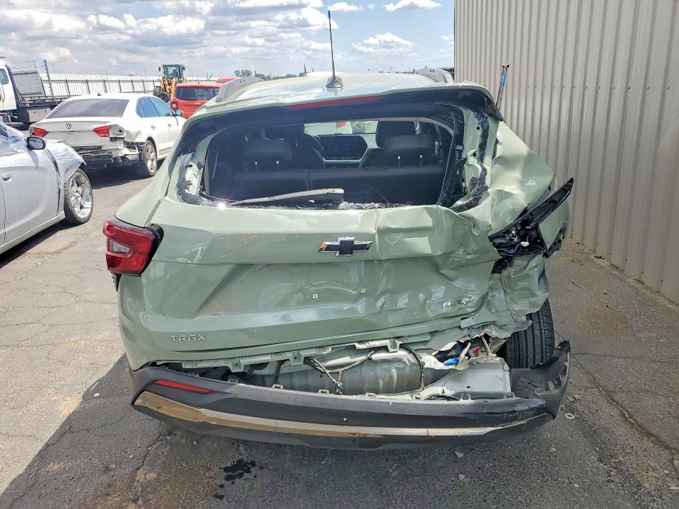2025 Chevrolet Trax VIN KL77LKEP3SC039736 COPART salvage auction — REAR END, CA - SALVAGE CERTIFICATE, sold $5,200 on 2026-07-20 (photo 6)