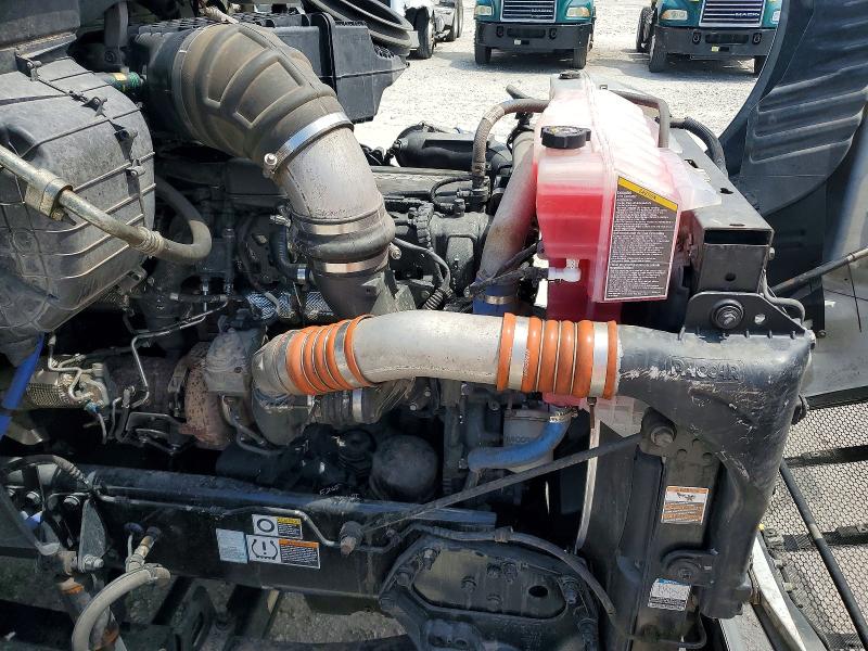 2019 Peterbilt 579 VIN 1XPBDP9X3KD600639 COPART salvage auction — MINOR DENT/SCRATCHES, FL - CERT OF TITLE-REBUILT, sold $11,500 on 2026-07-13 (photo 7)