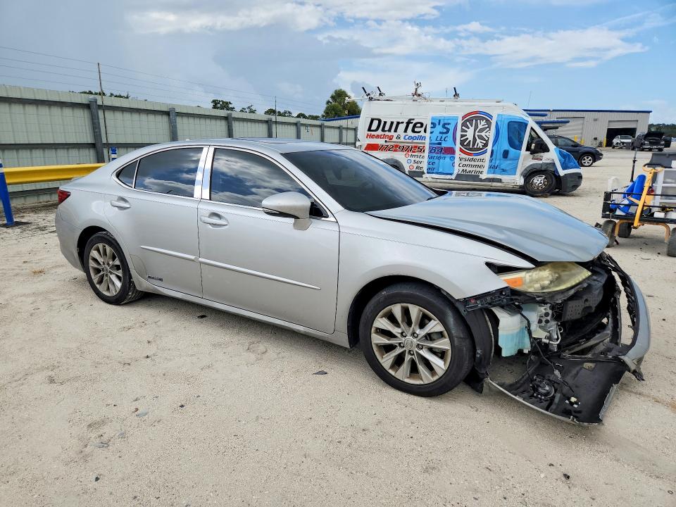 2013 Lexus VIN JTHBW1GG9D2013838 COPART salvage auction — FRONT END, Fl - Cert Of Title Slvg Rebuildable, sold $1,400 on 2026-07-08 (photo 4)