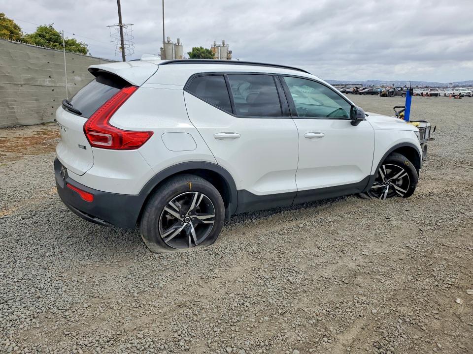 2024 Volvo Xc40 VIN YV4L12UK6R2337899 COPART salvage auction — FRONT END, Ca - Salvage Certificate, sold $6,600 on 2026-07-02 (photo 3)