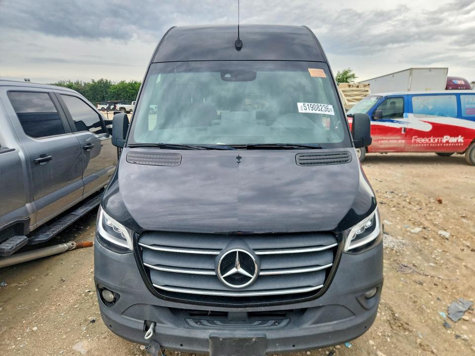 2023 Mercedes-benz Sprinter VIN W1W4KBHY4PT129275 COPART salvage auction — NORMAL WEAR, Il - Certificate Of Title (P), sold $14,800 on 2026-08-24 (photo 5)
