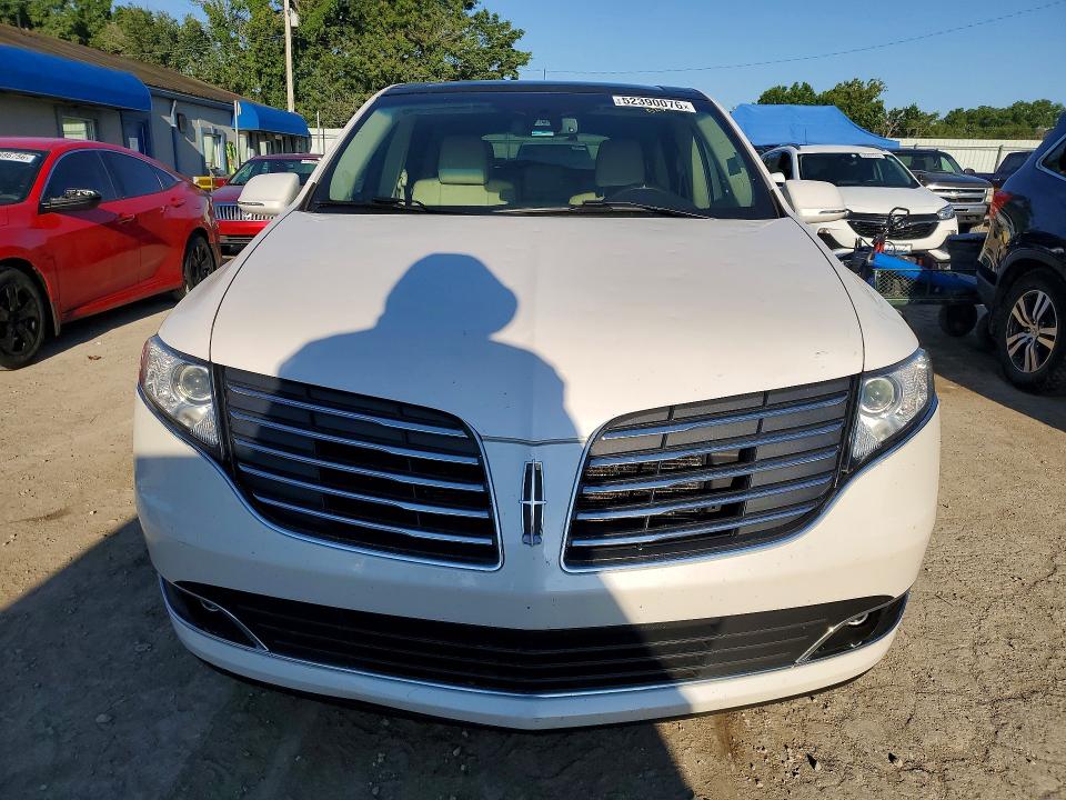2019 Lincoln Mkt VIN 2LMHJ5AT1KBL01965 COPART salvage auction — HAIL, Ks - Cert Of Title-Salvage, sold $2,550 on 2026-07-22 (photo 5)