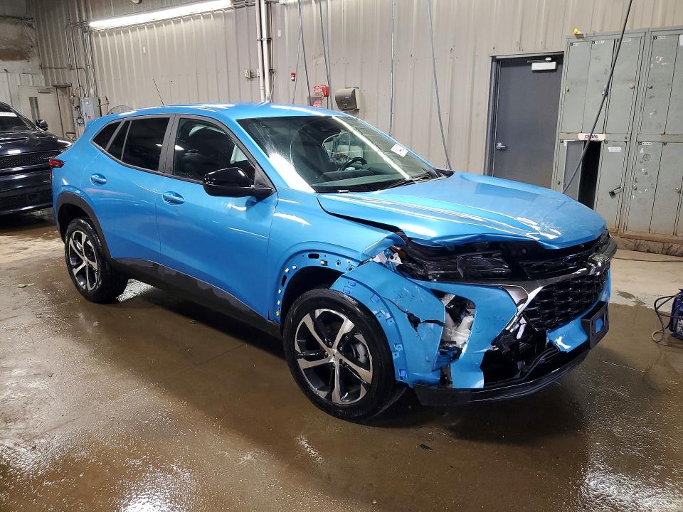 2025 Chevrolet Trax VIN KL77LGEP7SC034942 COPART salvage auction — FRONT END, Il - Salvage Certificate, sold $4,550 on 2026-07-28 (photo 4)