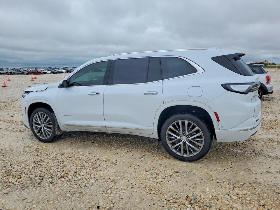 2026 Buick . VIN 5GAEVCKS5TJ221908 COPART salvage auction — FRONT END, Salvage Title, sold $23,000 on 2026-07-21 (photo 2)