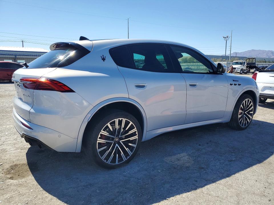 2023 Maserati Grecale VIN ZN682AVM4P7407902 COPART salvage auction — SIDE, Nv - Salvage Title, sold $275 on 2026-07-02 (photo 3)