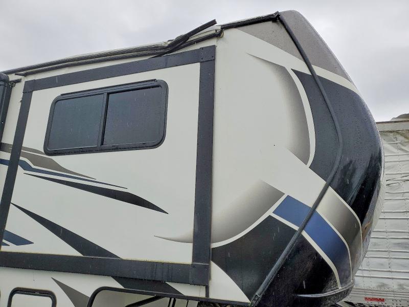 2020 Montana Trailer VIN 4YDF3772XLA742239 COPART salvage auction — ROOF, NY - MV-907A SALVAGE CERTIFICATE, sold $11,200 on 2026-07-08 (photo 9)