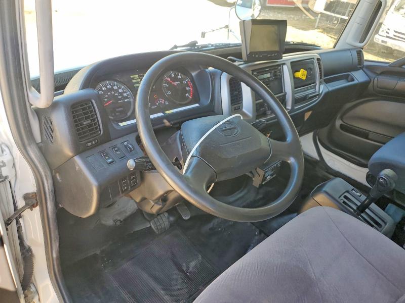 2017 Hino 258/268 VIN 5PVNJ8JM3H4S50730 COPART salvage auction — MINOR DENT/SCRATCHES, MA - CERTIFICATE OF TITLE (P), sold $13,500 on 2026-07-09 (photo 8)