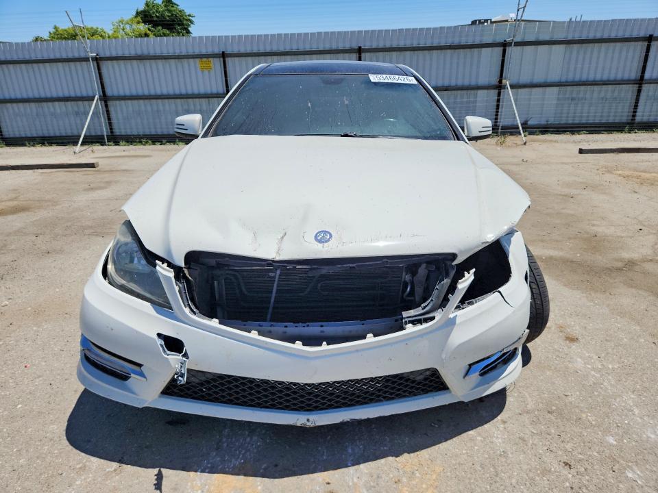 2012 Mercedes-benz C-klasse VIN WDDGJ4HBXCF920881 COPART salvage auction — FRONT END, Ca - Salvage Certificate, sold $525 on 2026-07-10 (photo 5)