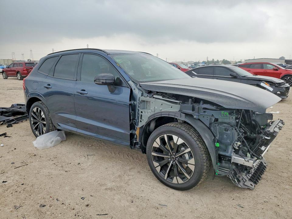 2026 Volvo Xc60 VIN YV4M12RC6T1416816 COPART salvage auction — FRONT END, Tx - Salvage Vehicle Title, sold $22,300 on 2026-07-03 (photo 4)