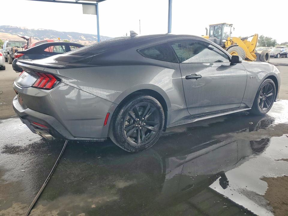 2025 Ford Mustang VIN 1FA6P8CF4S5417878 COPART salvage auction — MINOR DENT/SCRATCHES, Ca - Certificate Of Title, sold $38,750 on 2026-07-09 (photo 3)