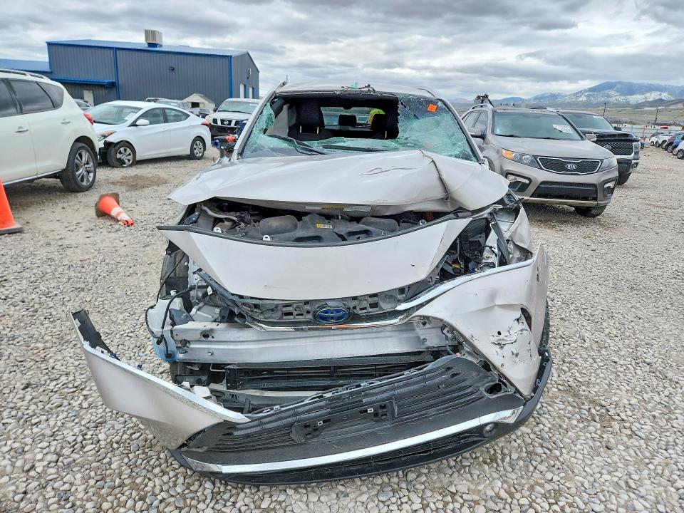 2022 Toyota Venza VIN JTEAAAAH2NJ099851 COPART salvage auction — ROLLOVER, Ut - Salvage Certificate, sold $2,600 on 2026-07-10 (photo 5)