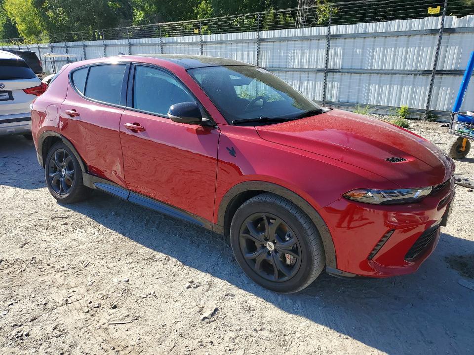 2024 Dodge Hornet VIN ZACPDFDW5R3A21915 COPART salvage auction — SIDE, VA - CERT OF TITLE - SALVAGE, sold $125 on 2026-07-21 (photo 4)