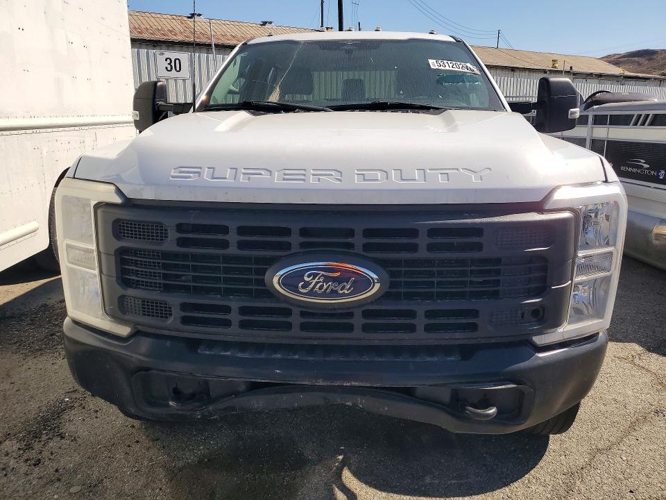 2023 Ford F-350 super duty VIN 1FT8W3DT5PEC22151 COPART salvage auction — FRONT END, IL - DIS/DLR/EXP ONLY CLEAN TITLE (P), sold $10,600 on 2026-07-15 (photo 5)