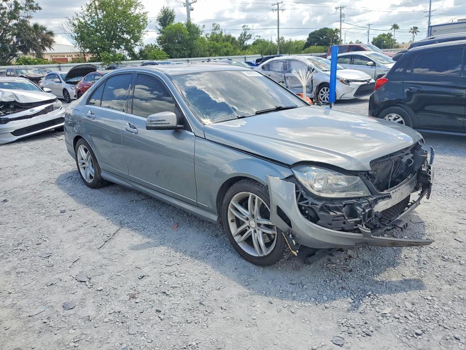 2013 Mercedes-benz C-klasse VIN WDDGF8AB6DG120609 COPART salvage auction — FRONT END, Fl - Cert Of Title Slvg Rebuildable, sold $1,650 on 2026-07-10 (photo 4)