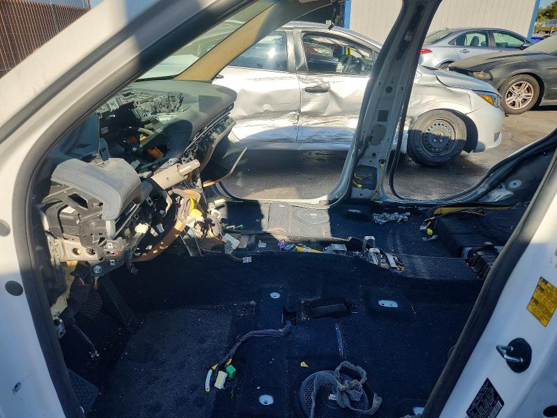2024 Genesis Gv80 VIN KMUHCESC7RU161463 COPART salvage auction — STRIPPED, CA - CERTIFICATE OF TITLE, sold $6,500 on 2026-07-07 (photo 7)