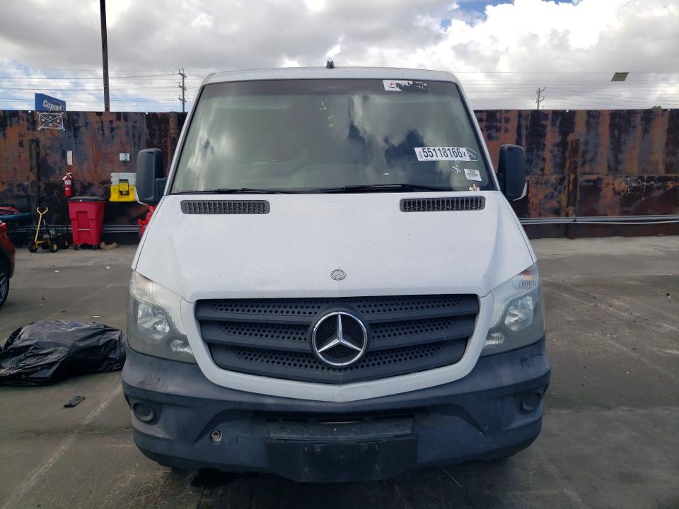 2015 Mercedes-benz Sprinter VIN WD3PE7DCXF5981098 COPART salvage auction — NORMAL WEAR, Oh - Dis/Dlr/Exp Only Clean Title, sold $3,450 on 2026-07-29 (photo 5)