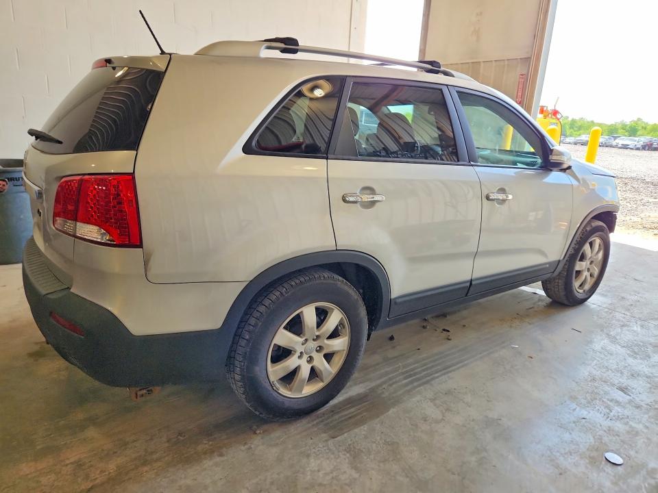2013 Kia Sorento VIN 5XYKT3A65DG417103 COPART salvage auction — FRONT END, Mo - Salvage Certificate Of Title, sold $70 on 2026-07-21 (photo 3)