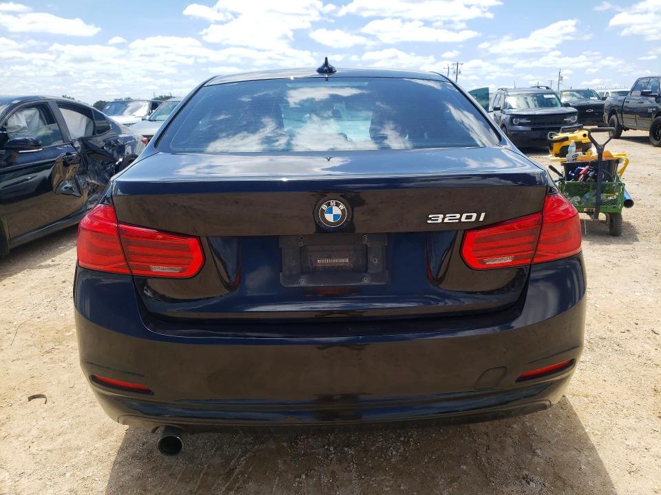 2017 BMW 3er VIN WBA8E1G35HNU18642 COPART salvage auction — NORMAL WEAR, Tx - Certificate Of Title, sold $2,100 on 2026-07-30 (photo 6)