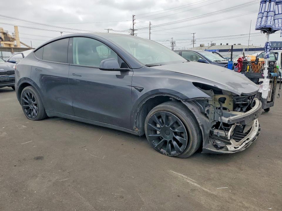 2024 Tesla Model y VIN 7SAYGDEE7RF036070 COPART salvage auction — FRONT END, Ca - Salvage Certificate, sold $9,800 on 2026-07-27 (photo 4)