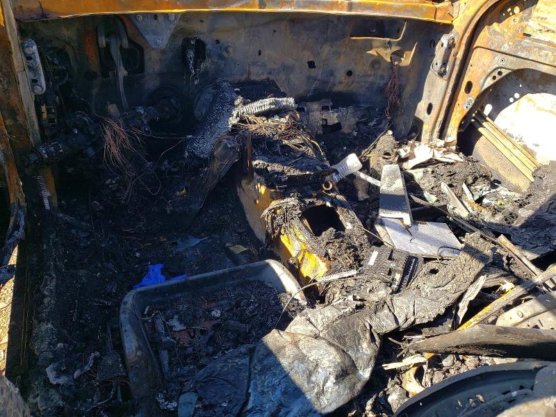 2010 Mercedes-benz VIN WDDGF8BB3AF481330 COPART salvage auction — BURN, Va - Non-Repairable Certificate, sold $90 on 2026-08-21 (photo 8)