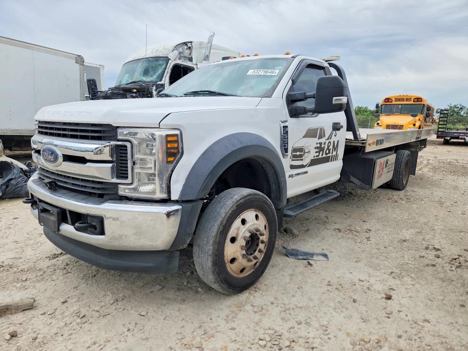 2019 Ford F550 VIN 1FDUF5HT4KDA08010 — COPART salvage auction photo