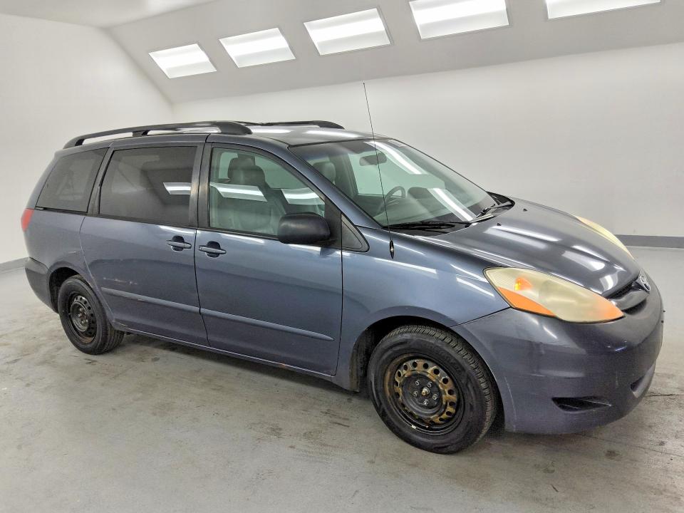 2006 Toyota Sienna VIN 5TDZA23C56S398981 COPART salvage auction — NORMAL WEAR, WV - CERTIFICATE OF TITLE, sold $600 on 2026-07-16 (photo 4)