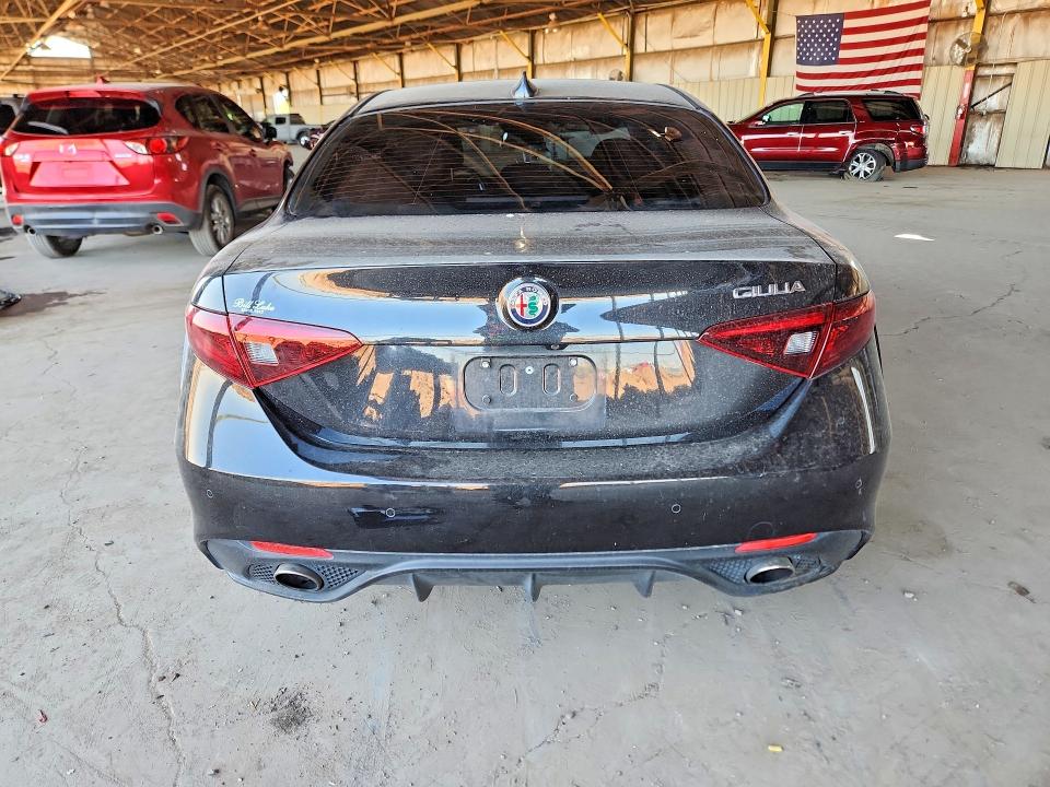 2019 Alfa romeo Giulia VIN ZARFAMBN2K7600882 COPART salvage auction — ENGINE BURN, Az - Cert Of Title- Non Repair, sold $3,550 on 2026-07-08 (photo 6)