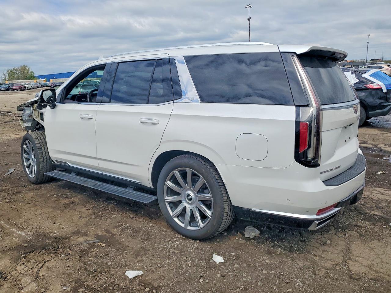 2021 Cadillac VIN 1GYS4DKL3MR319626 COPART salvage auction — Front End, MI - CERT OF TITLE-SALVAGE VEHICLE, sold $23,600 on 2026-08-11 (photo 2)