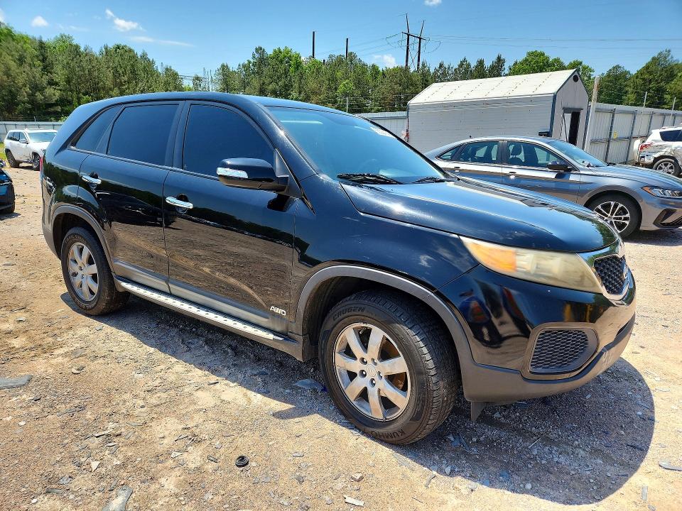 2013 Kia Sorento VIN 5XYKTDA60DG339464 COPART salvage auction — SIDE, Va - Cert Of Title - Salvage, sold $775 on 2026-07-06 (photo 4)