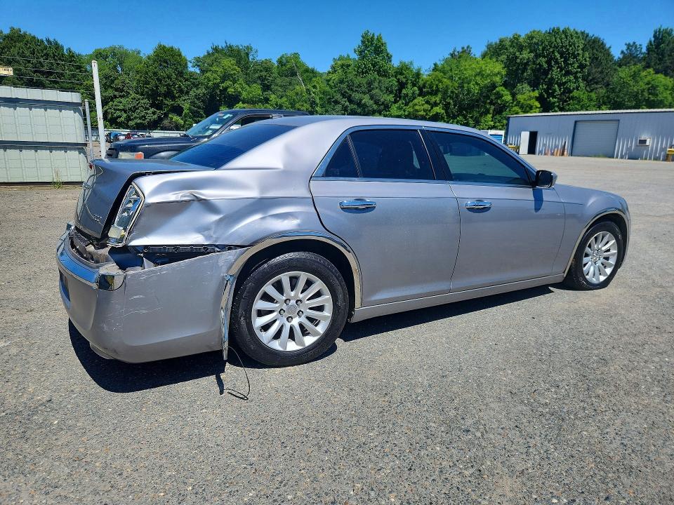 2014 Chrysler 300 VIN 2C3CCAAG9EH286671 COPART salvage auction — REAR END, La - Cert Of Title-Salvage, sold $1,350 on 2026-07-30 (photo 3)