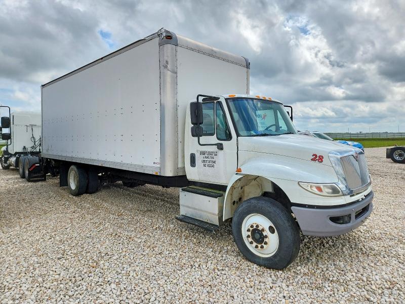 2016 International 4000 series VIN 1HTMKSTN2GH373456 — COPART salvage auction photo