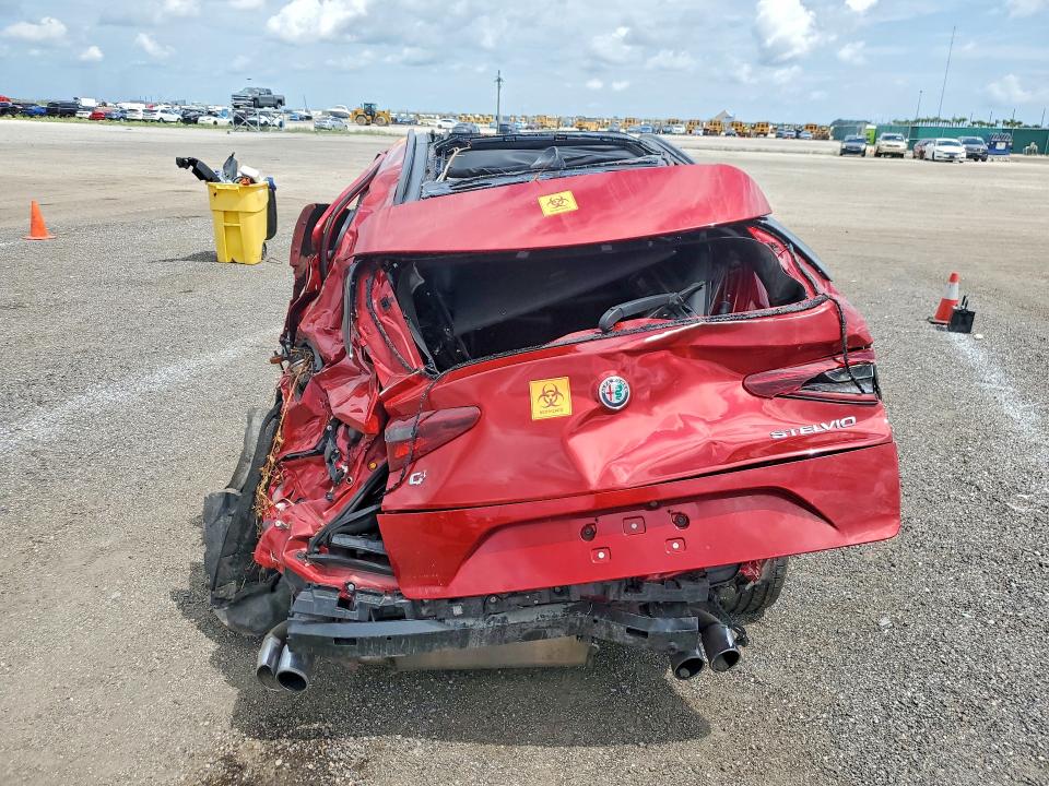 2018 Alfa romeo VIN ZASFAKEV2J7C18478 COPART salvage auction — ROLLOVER, Fl - Cert Of Title Slvg Rebuildable, sold $3,600 on 2026-08-10 (photo 6)